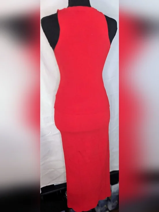 Express Red Ribbed Body Contour Tank - Picture 2 of 10